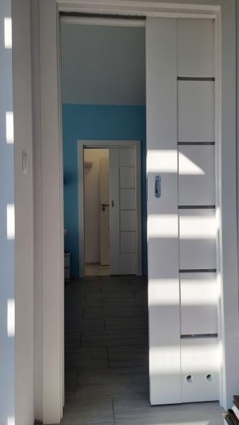 drzwi-w-pomieszczeniu-19